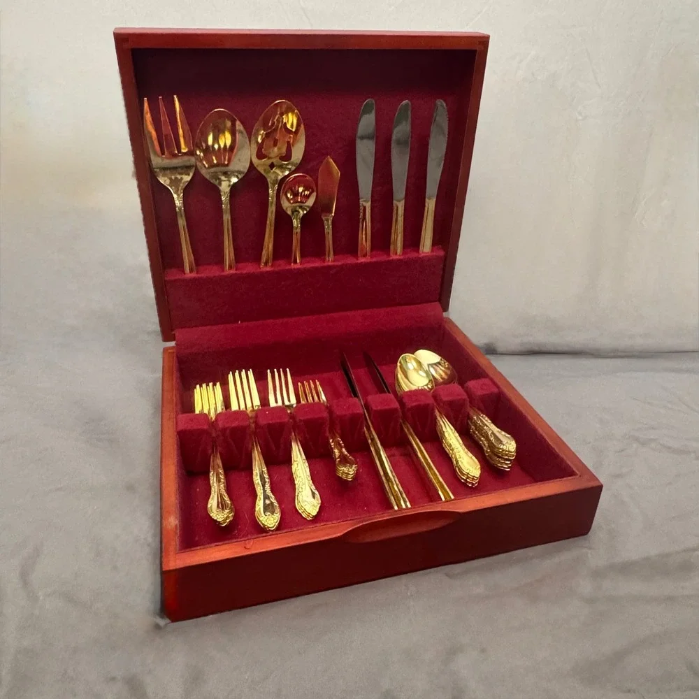 Unbranded Flatware Set 45pc Gold Tone Vintage 70s 80s Floral Stainless Service 8